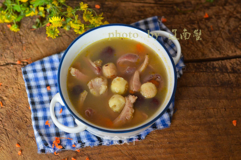 Pork Belly and Lotus Seed Soup, If You Have A Bad Stomach, You Can Drink It Often recipe