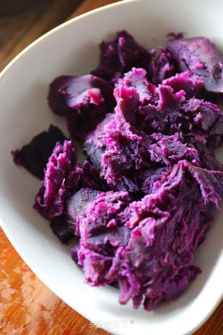 Sophora Flower and Purple Potato Steamed Cake recipe