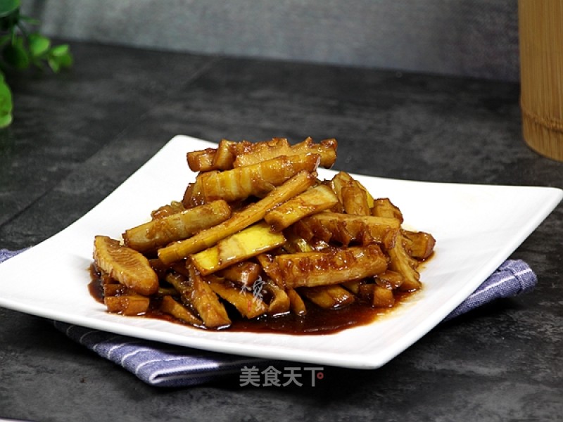 Braised Spring Bamboo Shoots in Oil