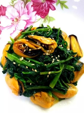 Stir-fried Mussels with Spinach recipe