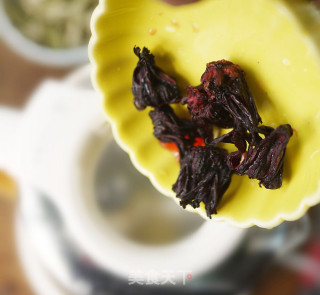 Roselle Lotus Leaf Tea recipe