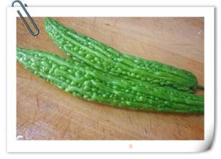 Fungus Mixed with Bitter Gourd recipe