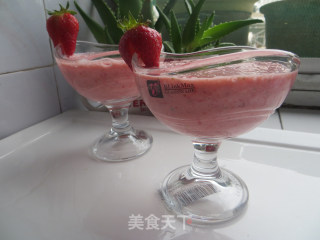 【strawberry Honey Milkshake】 recipe