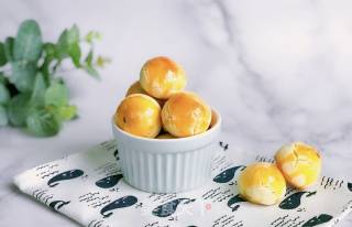 Raisin Souffle Balls recipe