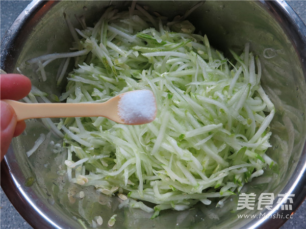 Cucumber and Egg Vegetarian Dumplings recipe