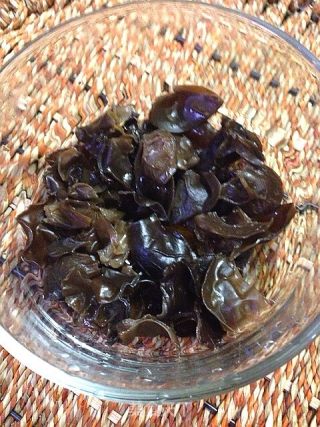 Black Fungus and Red Date Tea recipe