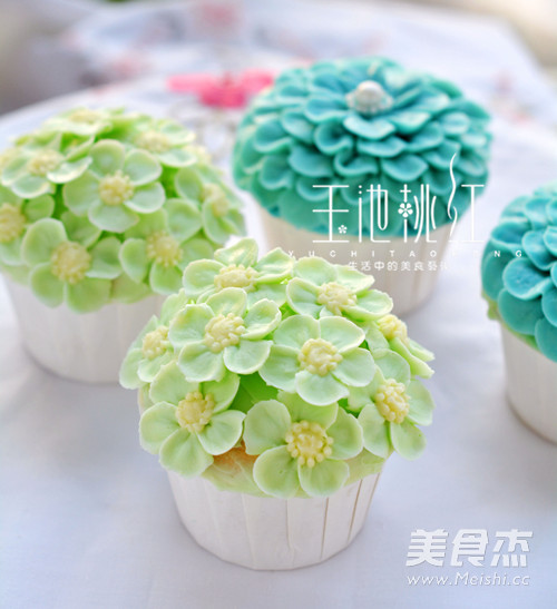 Flower Cupcakes recipe