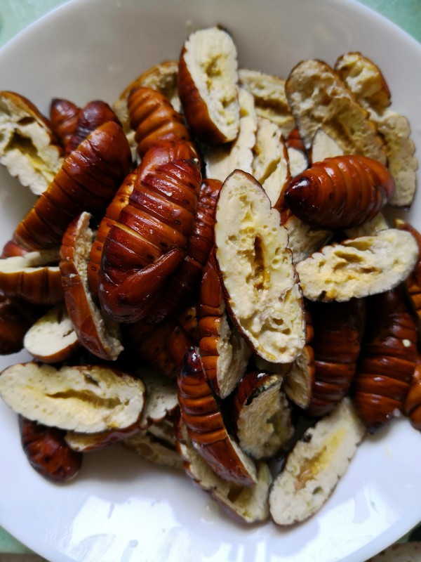 Dry Stir-fried Silkworm Pupa recipe