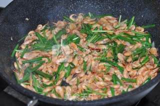 Stir-fried River Prawns with Leek recipe