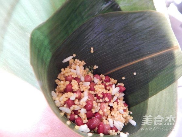 Red Bean Millet Candied Date Zongzi recipe