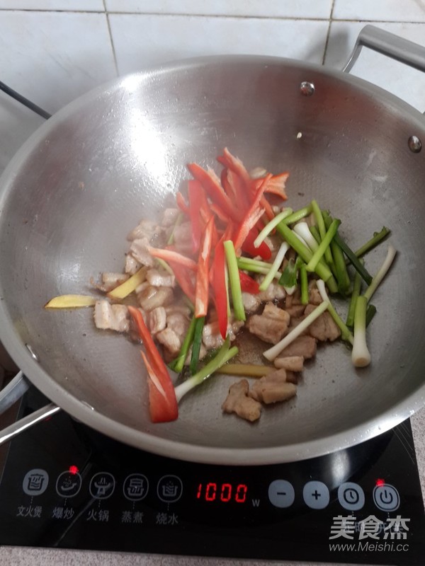 Fried Pork with Dried Tofu recipe