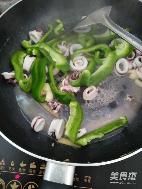 Fried Cuttlefish with Green Peppers recipe