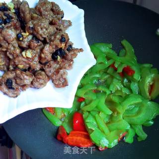 Stir-fried Beef with Bitter Melon recipe