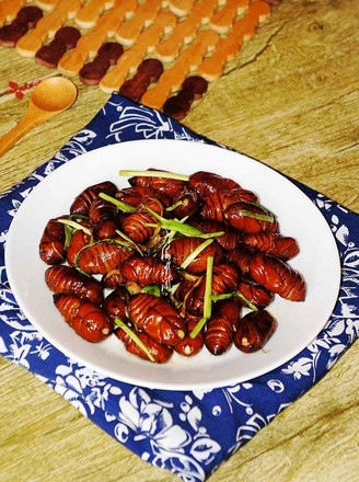 Stir-fried Silkworm Pupa with Green Onion and Ginger recipe