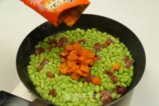 Fried Edamame with Crispy Radish recipe