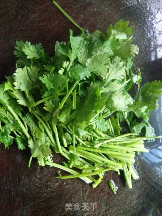 Fried Gluten with Coriander recipe