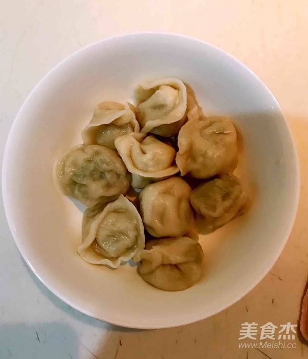 Wontons with Scallion and Pork in Clear Broth recipe