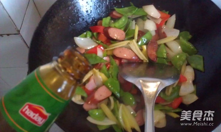 Stir-fried Crispy Sausage with Snow Pea recipe