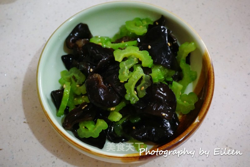 Bitter Melon Mixed with Fungus recipe