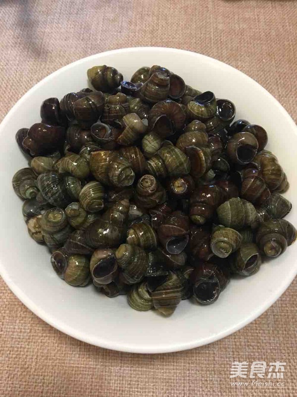 Fried Snails with Sour Bamboo Shoots recipe