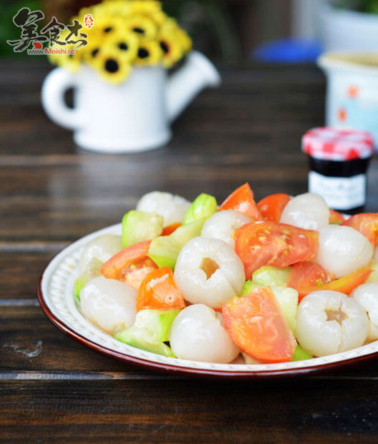 Stir-fried Loofah with Lychee recipe