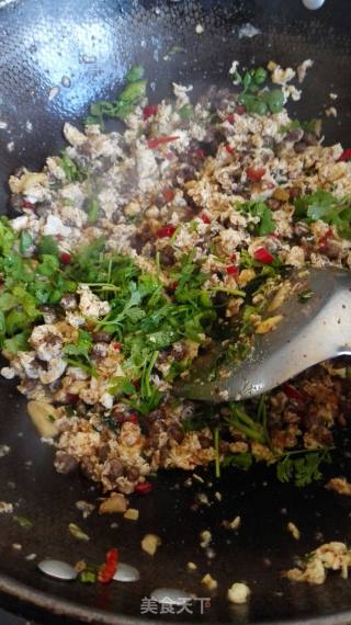 Scrambled Eggs with Salted Beans recipe