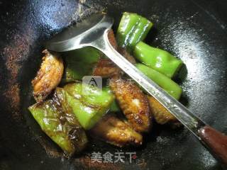 Grilled Medium Wings with Tiger Skin Peppers recipe