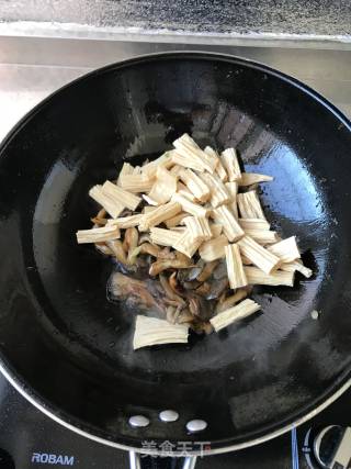 Fried Yuba with Fresh Mushrooms recipe