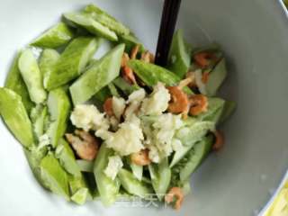 Sea Rice Mixed with Cucumber recipe