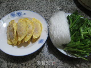 Spinach Egg Dumpling Vermicelli Soup recipe