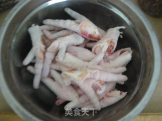 Sichuan Braised Chicken Feet Chayote recipe