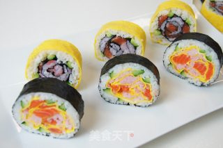 [momo New Year's Eve Dishes] Assorted Rose Sushi Salmon Sashimi recipe