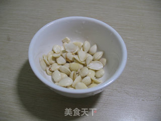 Cucumber Mixed with Almonds recipe