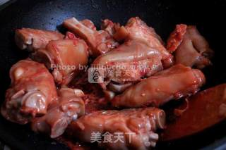 Finger-sucking Fermented Bean Curd and Peanut Stewed Trotters recipe