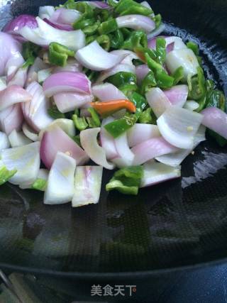 Stir-fried Onions with Green Peppers recipe