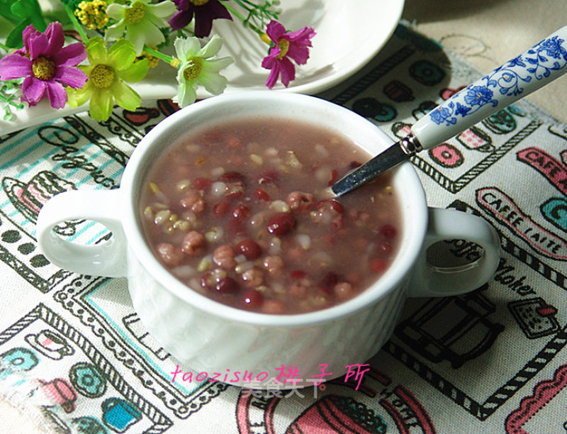 Brown Rice and Coix Seed and Red Bean Soup recipe