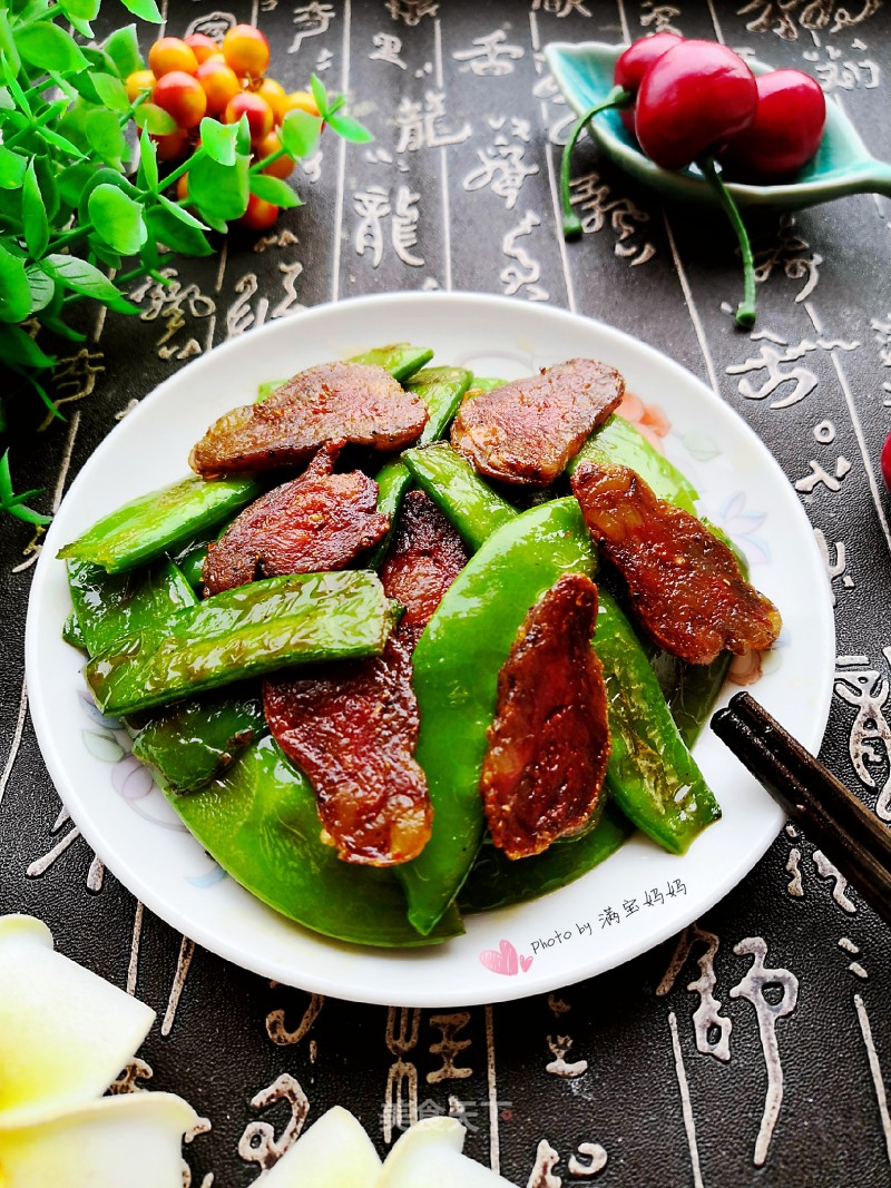 Fried Sausage with Snow Pea recipe