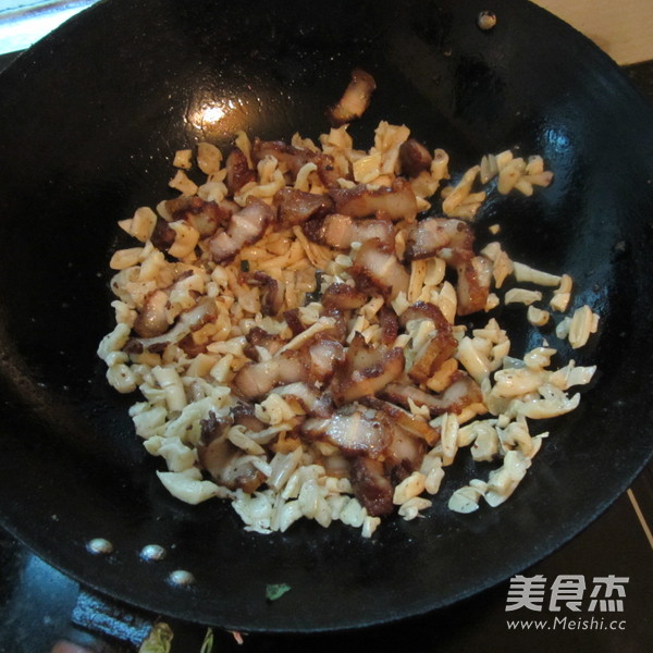 Stir-fried Bacon with Dried Radish recipe