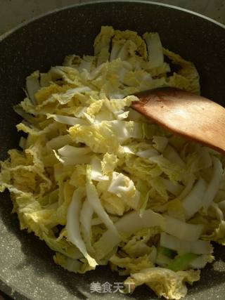 Stir Fried Fungus with Cabbage recipe