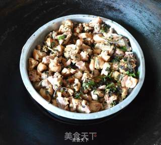 Steamed Pork Knuckles with Perilla recipe