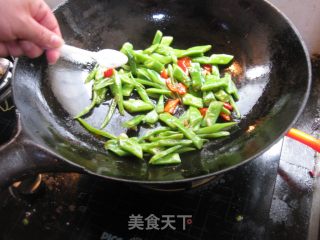 Stir-fried String Beans with Tomato Sauce recipe