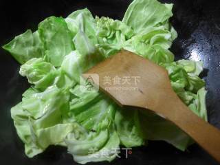 Stir-fried Cabbage with Black Fungus recipe