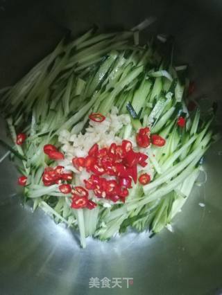 Refreshing Cucumber Shreds recipe