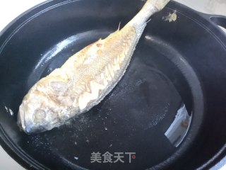 Braised Yellow Croaker in Sauce recipe