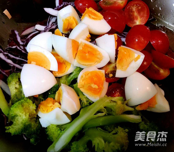 Healthy and Delicious Vegetable Salad recipe