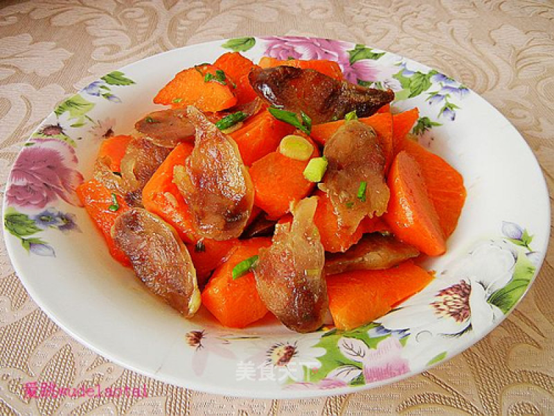 Stir-fried Sausage with Carrots