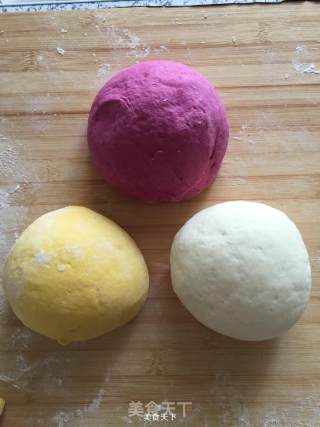 Three Color Butterfly Steamed Buns recipe