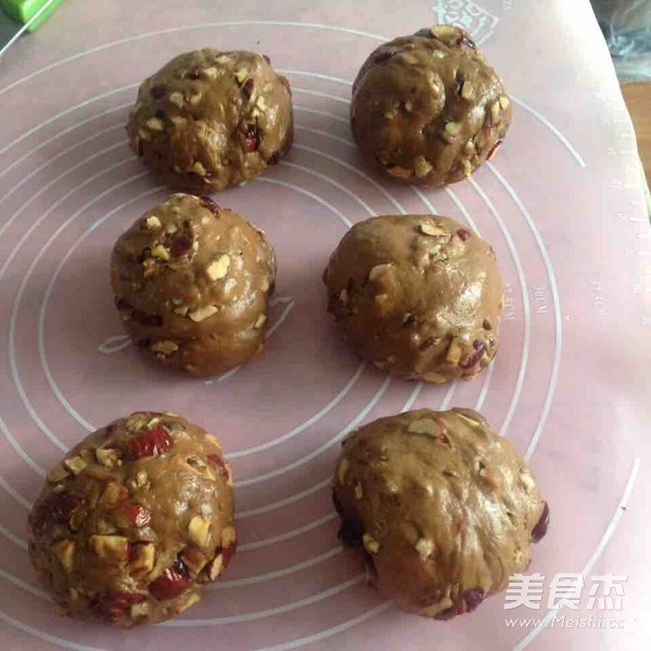 Red Date Walnut Soft European Buns recipe