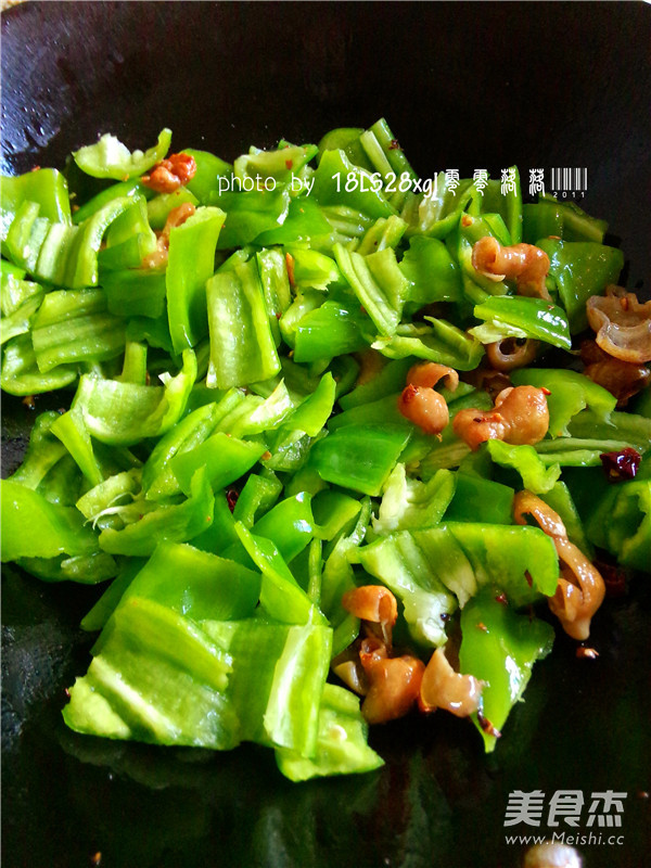 Stir-fried Sausage with Green Pepper recipe