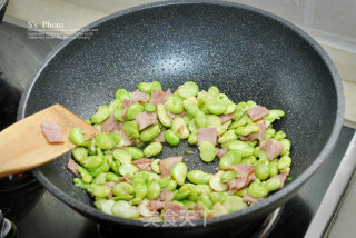 Fava Bean and Mushroom Stir-fried Bacon, A Delicacy Not to be Missed in The Broad Bean Season recipe